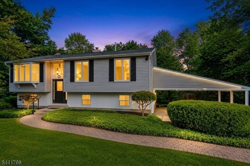 13 Chickadee Rd, Mount Olive Twp., NJ 07828