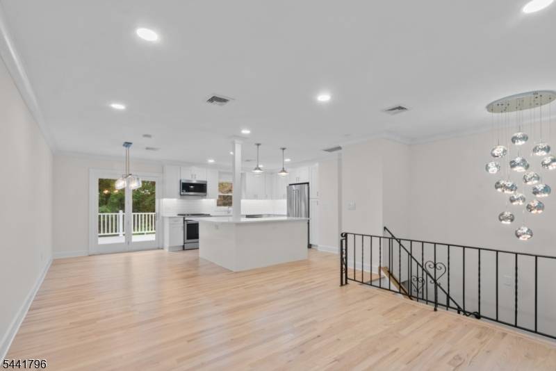 13 Chickadee Rd, Mount Olive Twp., NJ 07828