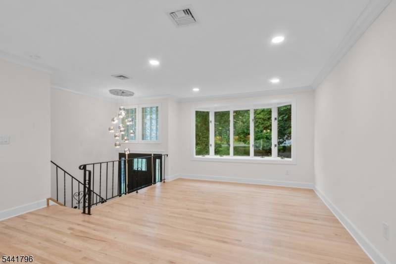 13 Chickadee Rd, Mount Olive Twp., NJ 07828