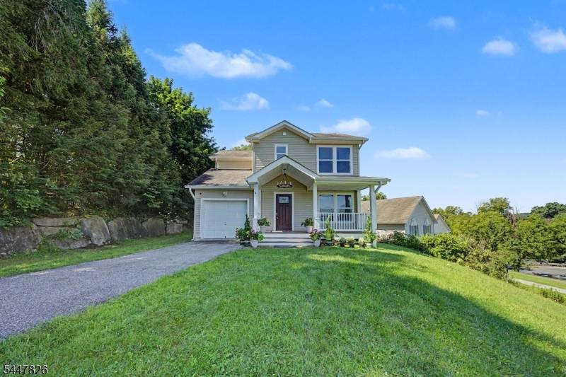 4 Michael Ct, Hamburg Boro, NJ 07419
