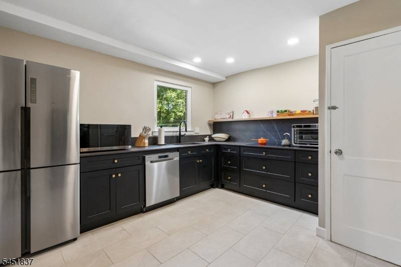 41A Troy Dr, Springfield Twp., NJ 07081