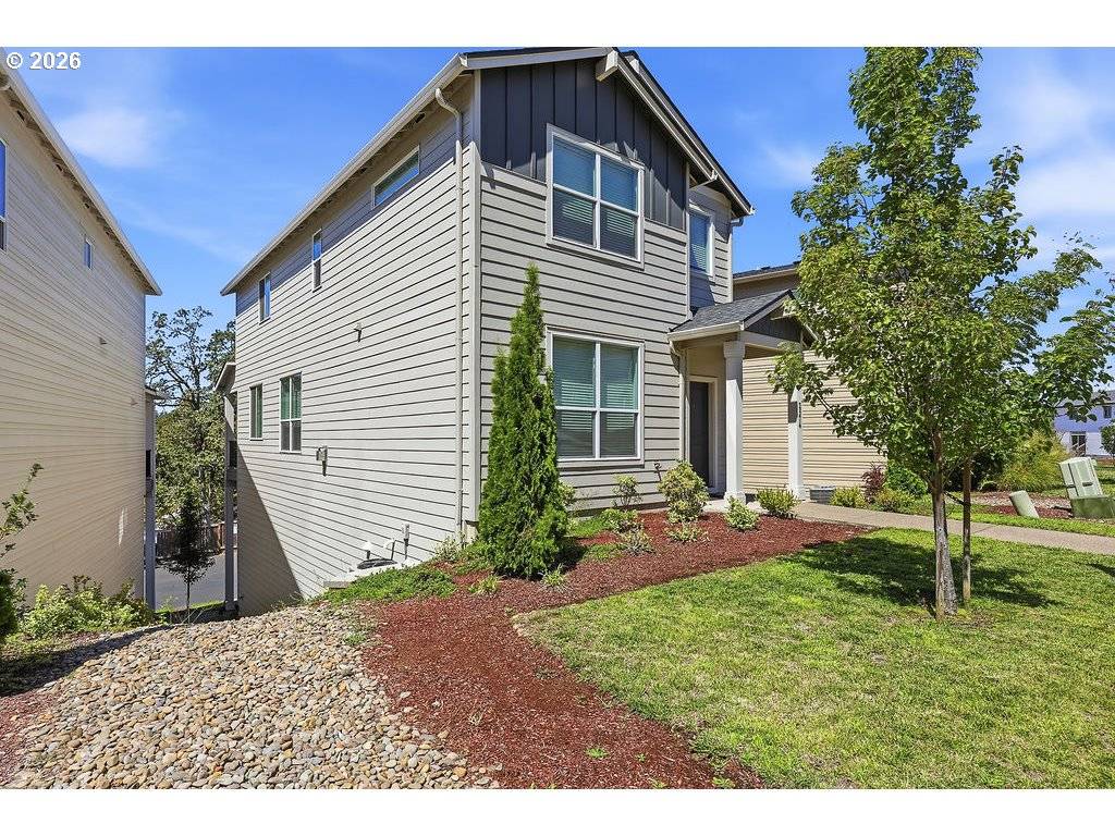 2574 BRACKENFERN RD, Eugene, OR 97403