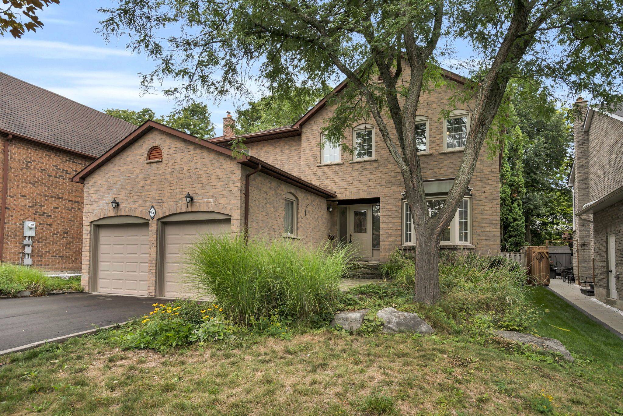 95 Gilbank DR, Aurora, ON L4G 5E2