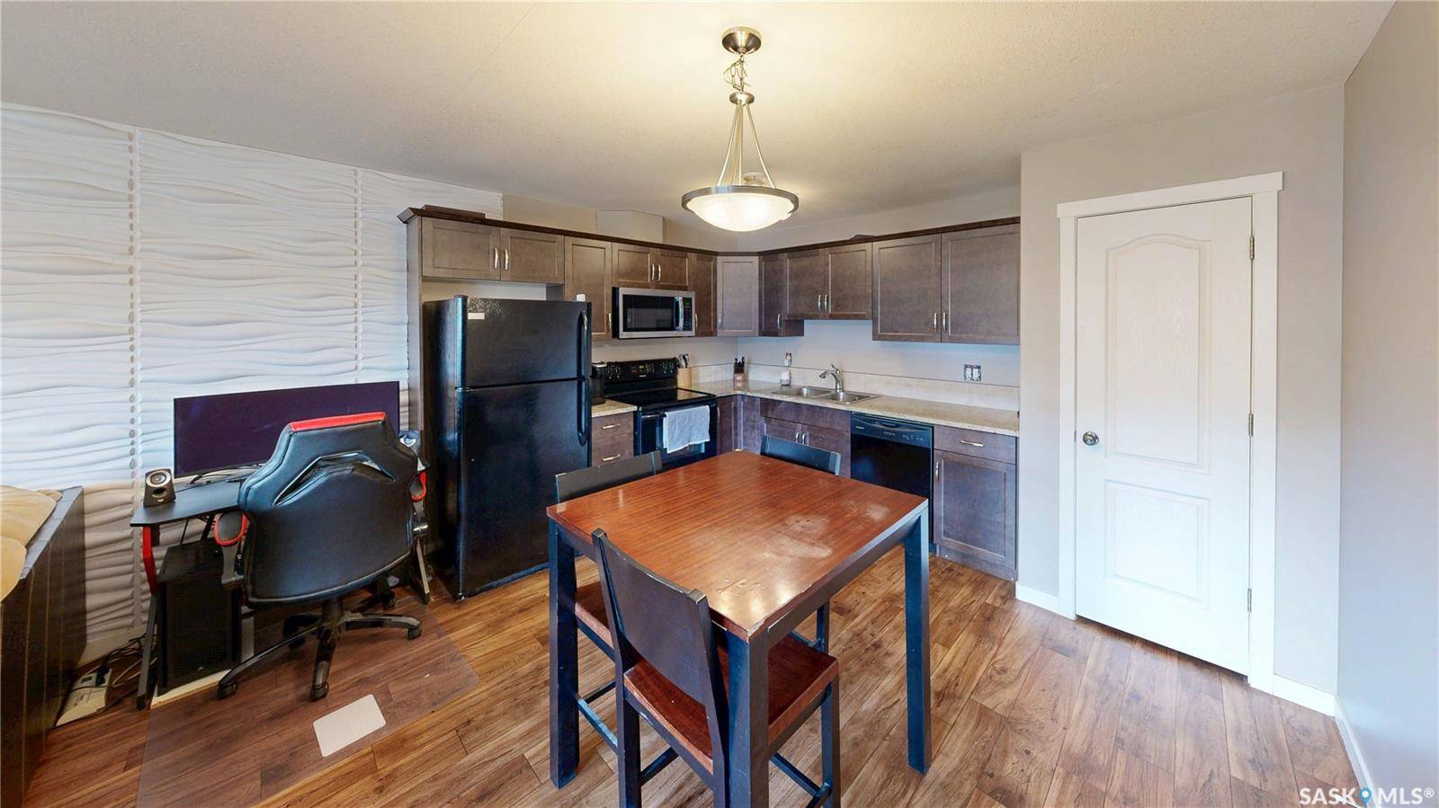 1220 Empress STREET #216, Regina, SK S4T 1G7