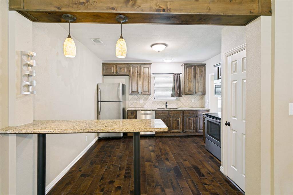 3904 Carolyn Road, Fort Worth, TX 76109