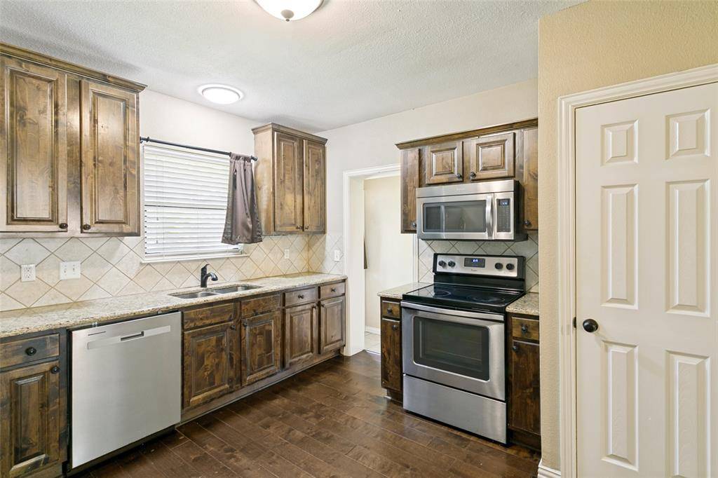 3904 Carolyn Road, Fort Worth, TX 76109