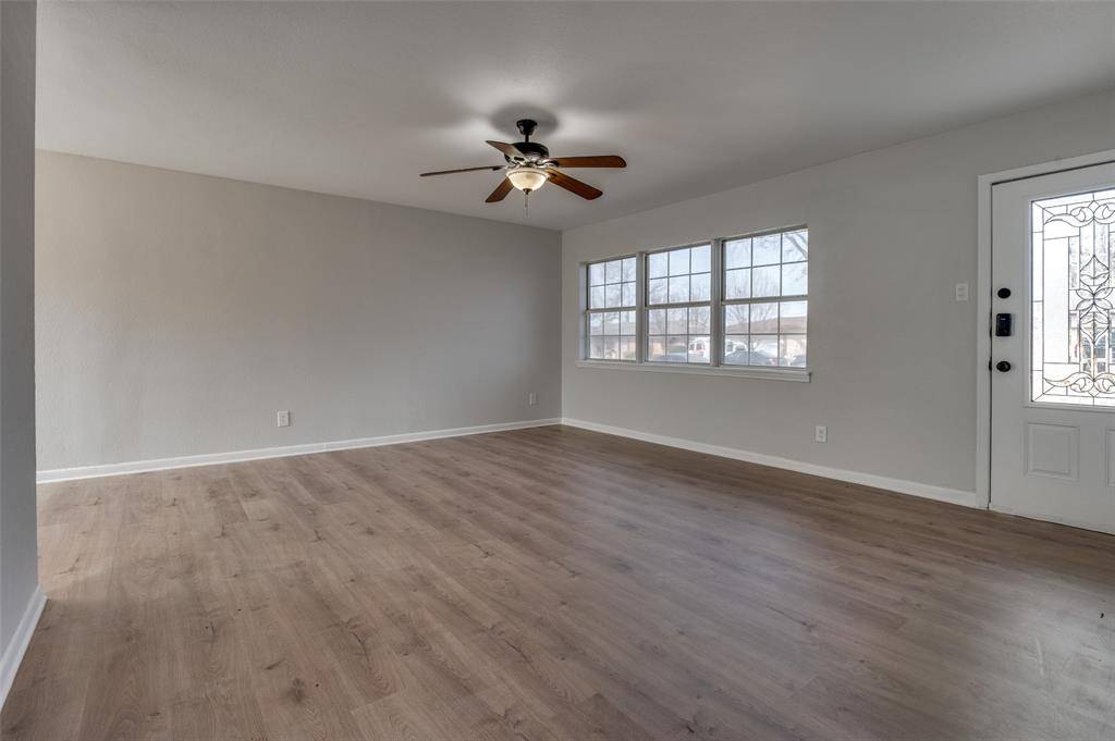800 E Tucker Boulevard, Arlington, TX 76010