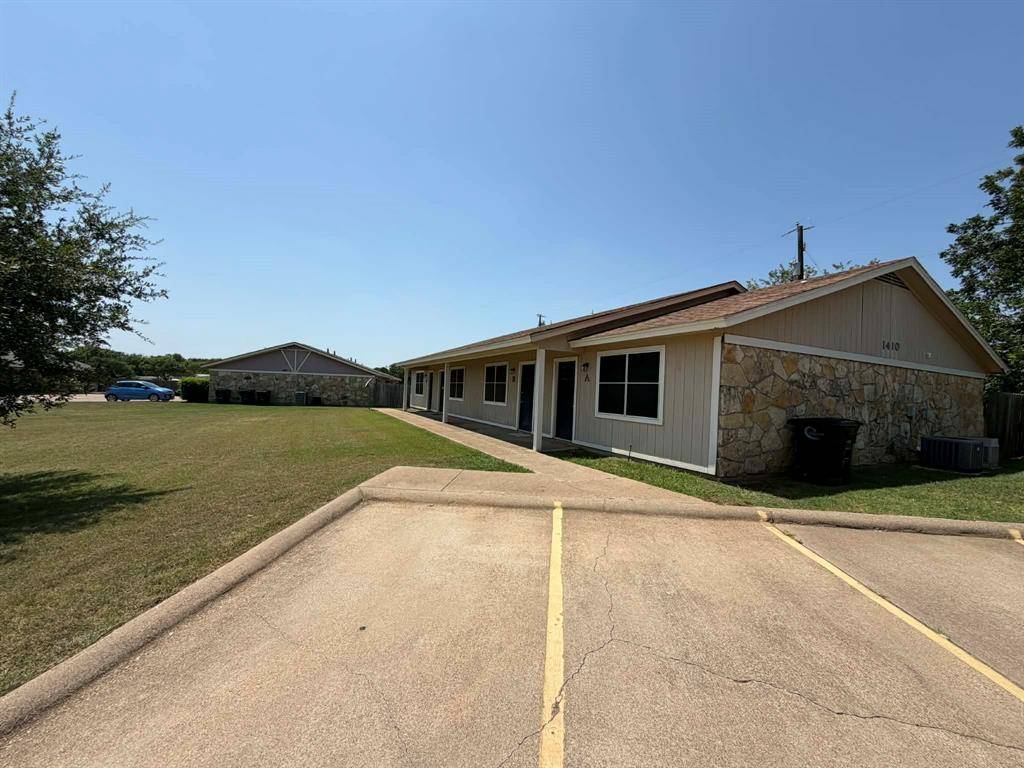 1410 Courtney Place, Cleburne, TX 76033
