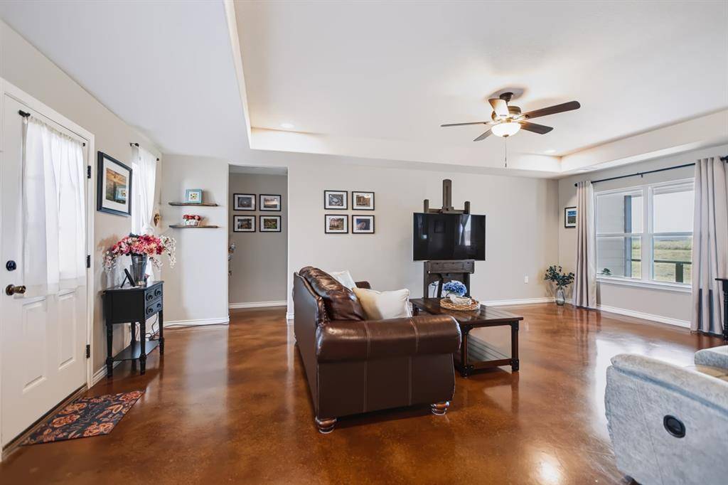 2433 Trlica Road, West, TX 76691
