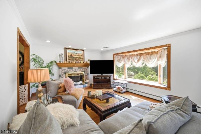 5 La Malfa Rd, Randolph Twp., NJ 07869