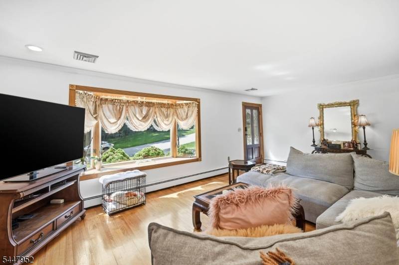 5 La Malfa Rd, Randolph Twp., NJ 07869