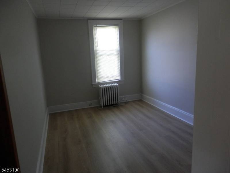 109 E Munsell Ave, Linden City, NJ 07036