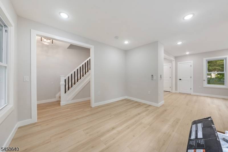 806 E 2Nd St, Plainfield City, NJ 07062