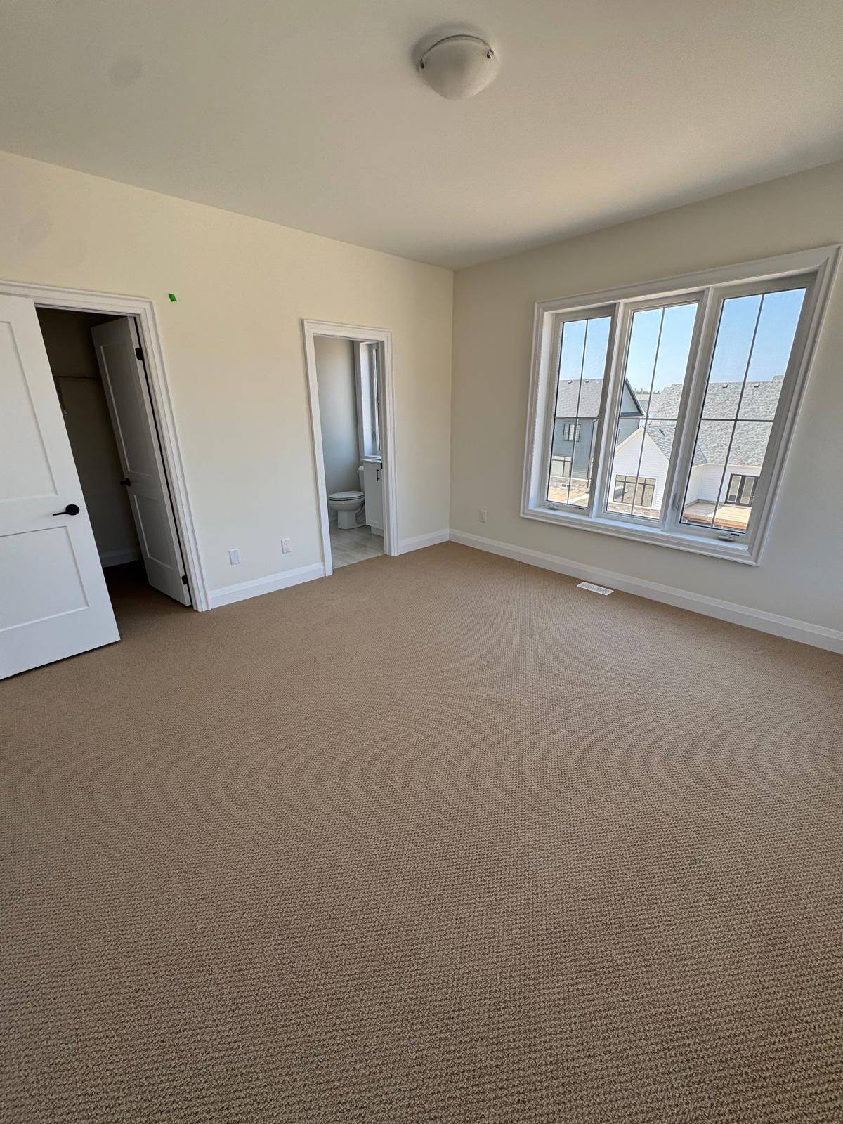 2 Herbert AVE, Oro-medonte, ON L0L 2L0
