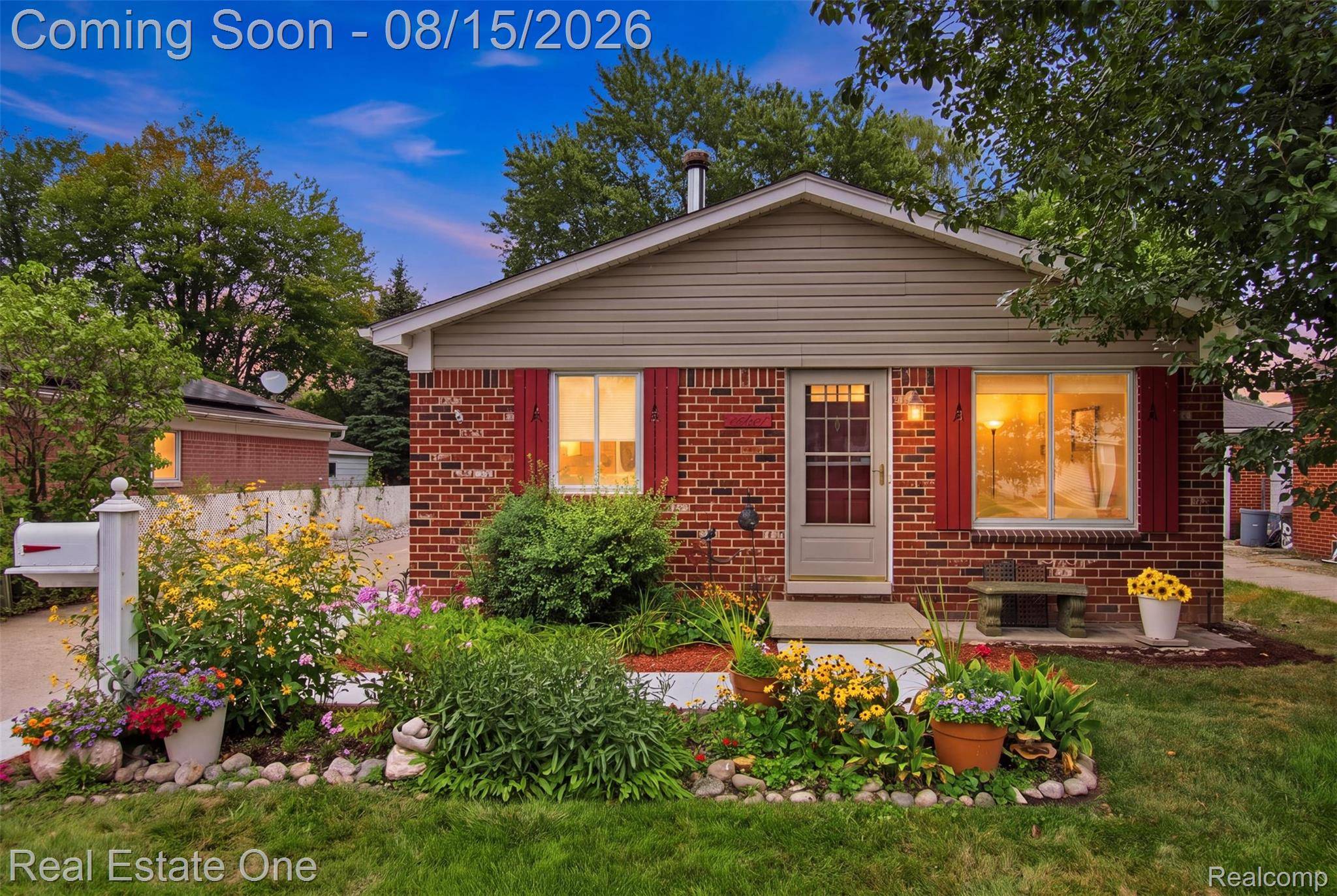 28024 Vogt ST, St. Clair Shores, MI 48081