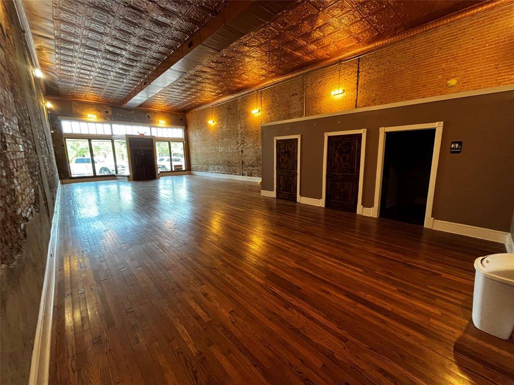204 W Knox Street #A, Ennis, TX 75119