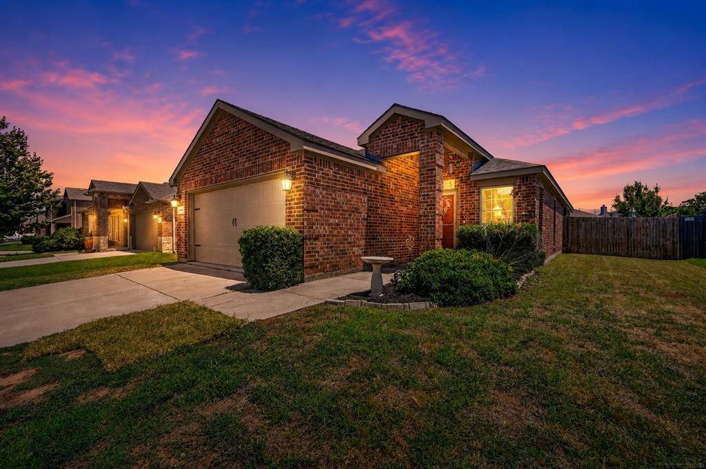 1205 Cheyenne Drive, Aubrey, TX 76227