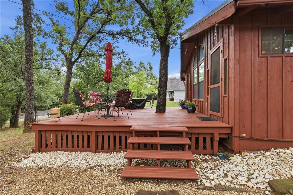 111 Oak Tree Lane, Hickory Creek, TX 75065