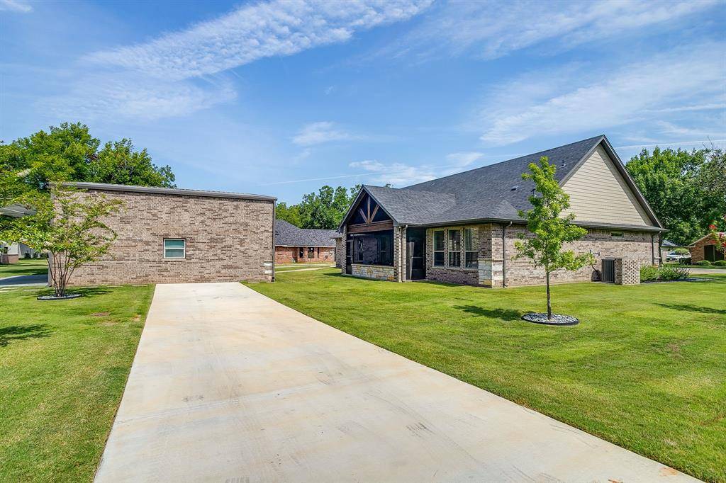 5418 Wedgefield Road, Granbury, TX 76049
