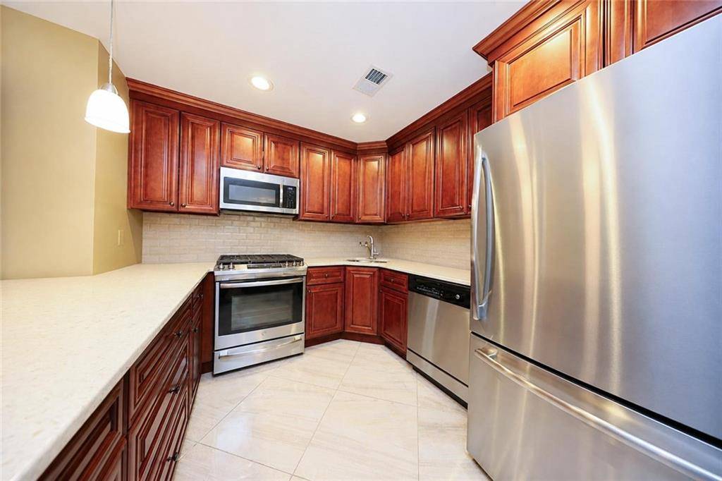 15 Wiltshire LN, Staten  Island, NY 10309