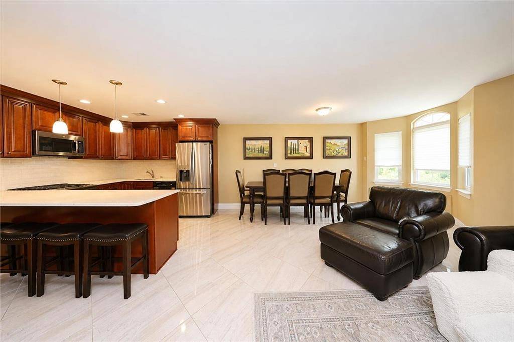 15 Wiltshire LN, Staten  Island, NY 10309