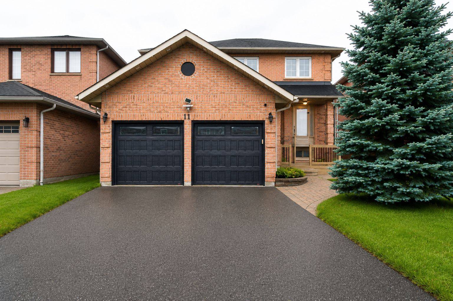 11 Murkar CRES, Whitby, ON L1N 8Y4