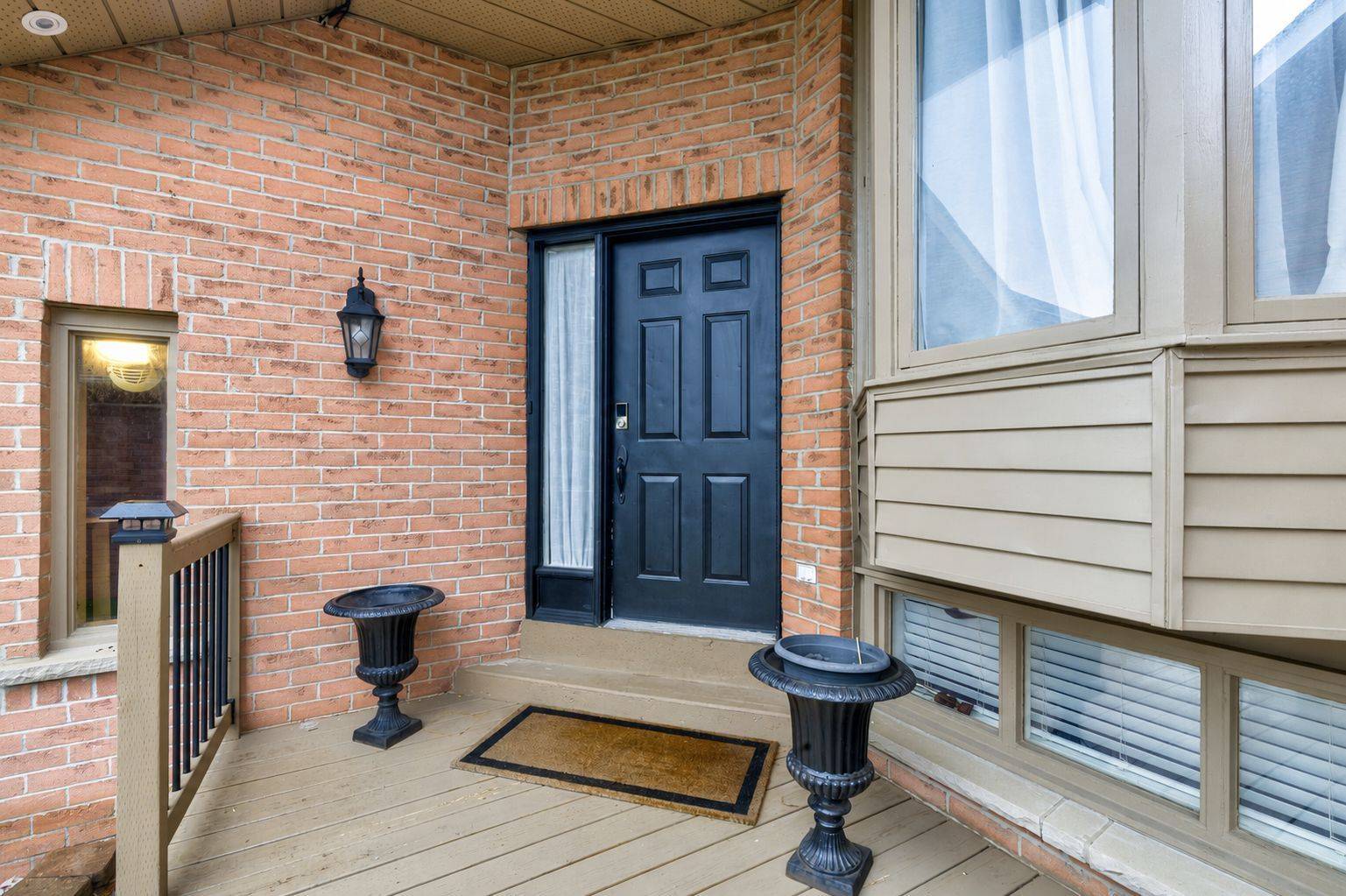 11 Murkar CRES, Whitby, ON L1N 8Y4