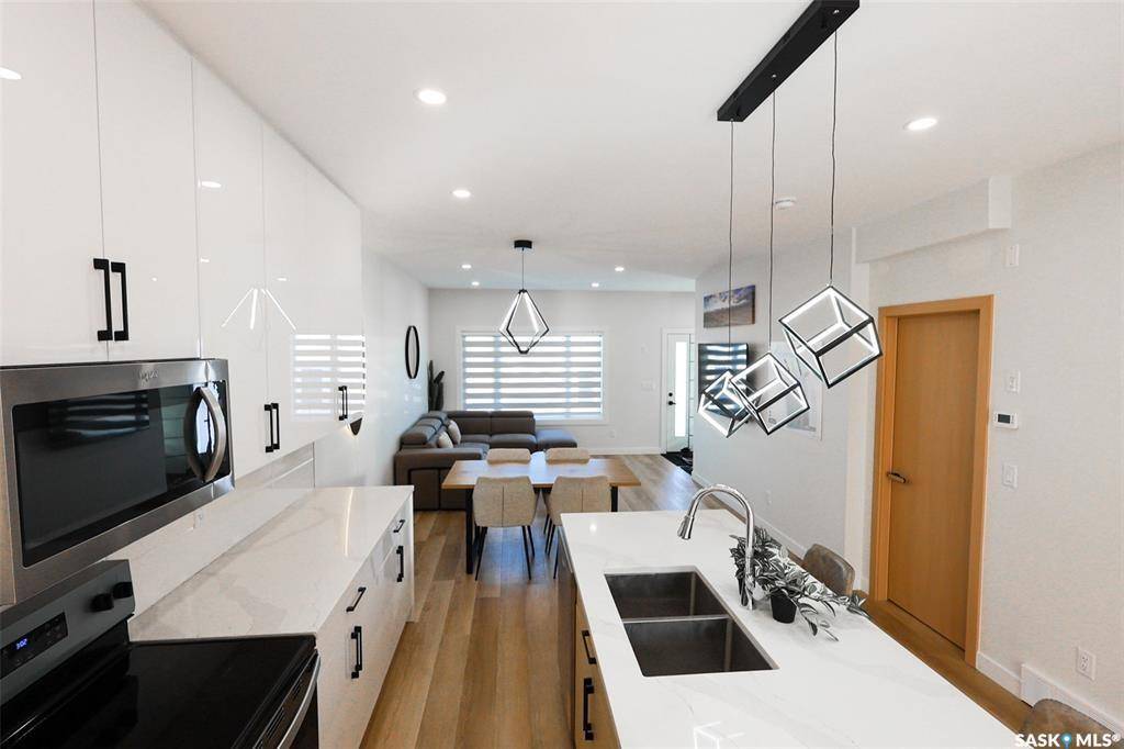 1527 Richardson ROAD, Saskatoon, SK S7M 0W9