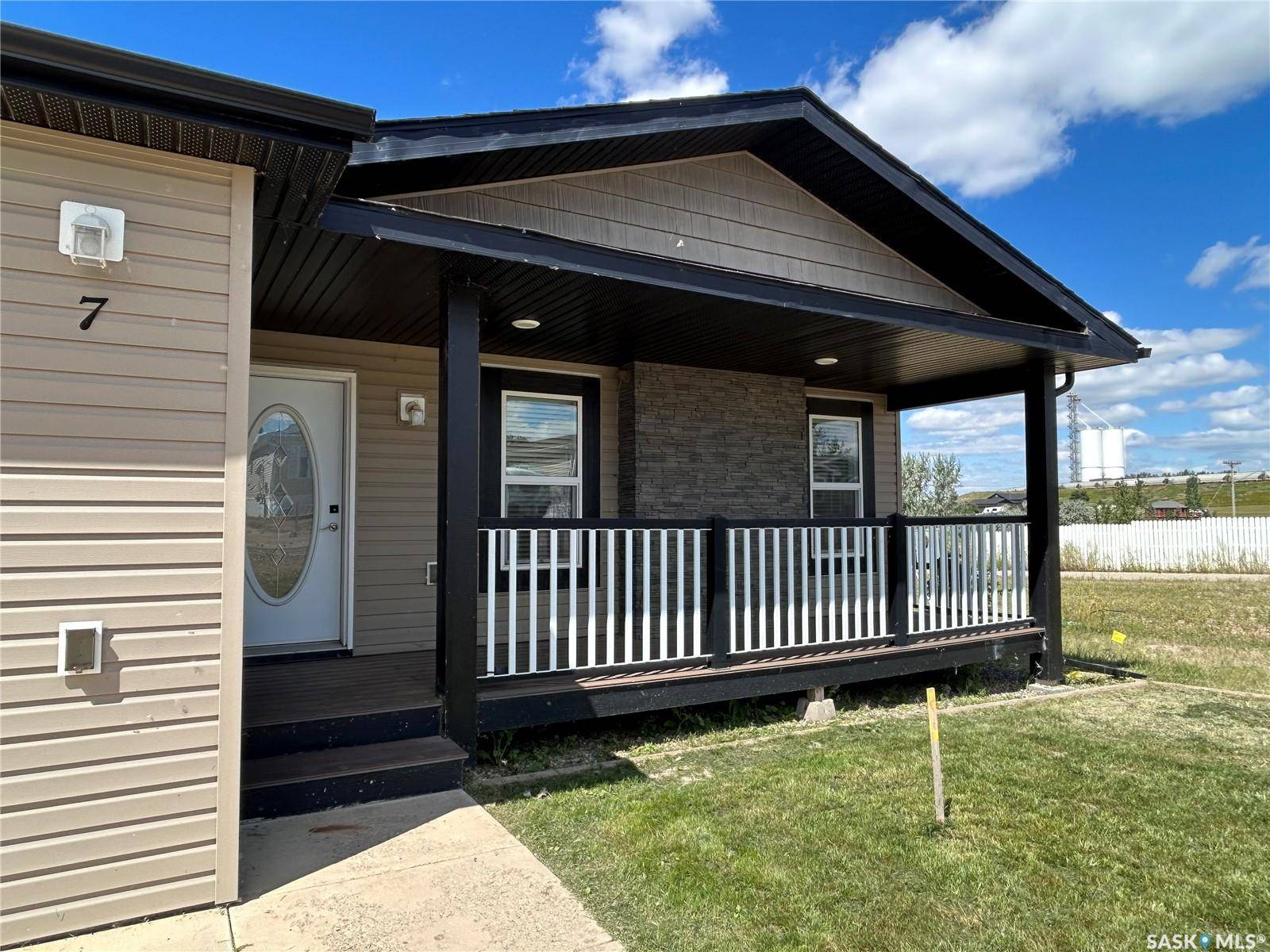 2004 Alice ROAD #7, Estevan, SK S4A 1G7