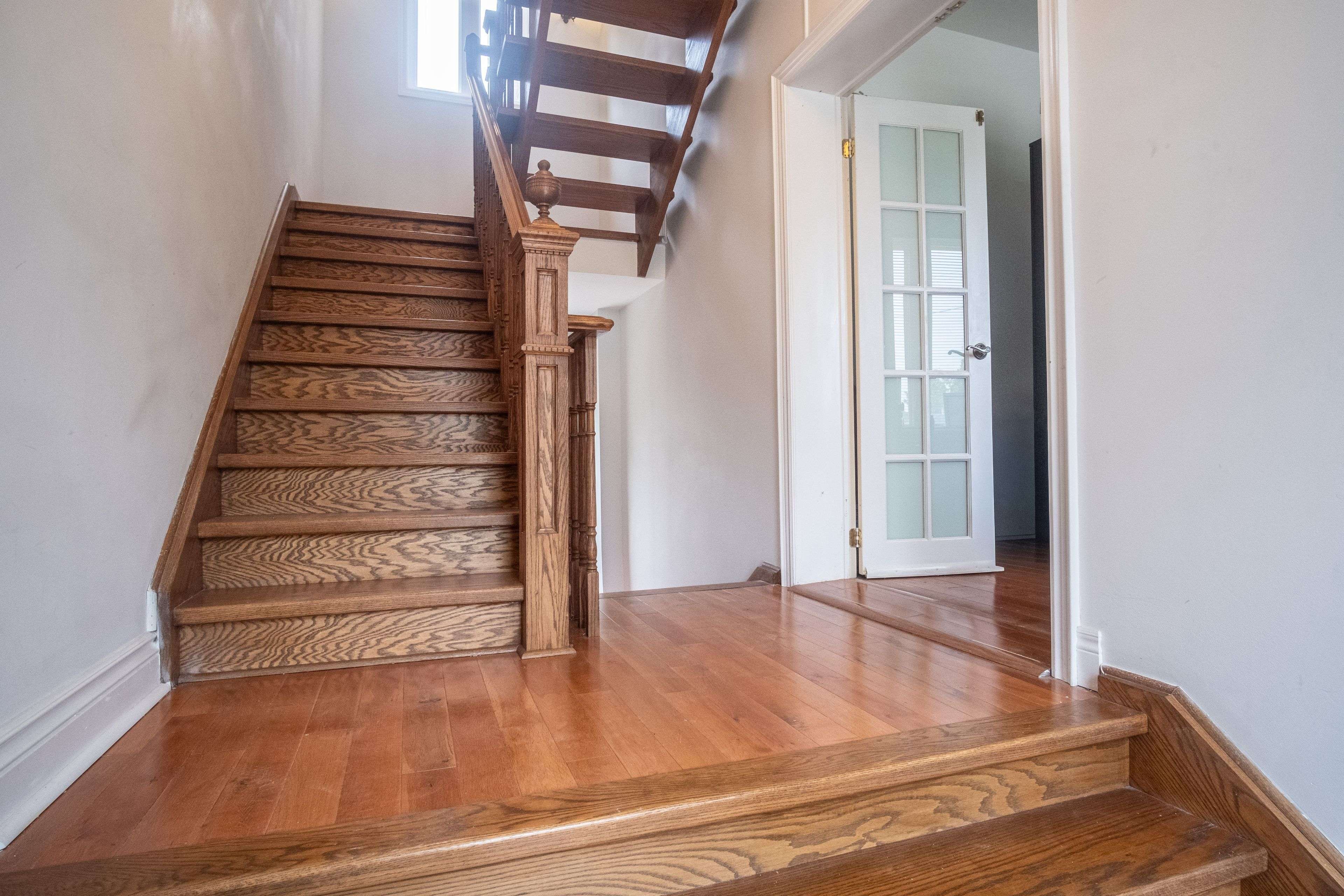 6 Griggsden AVE, Toronto W09, ON M9P 2Z5