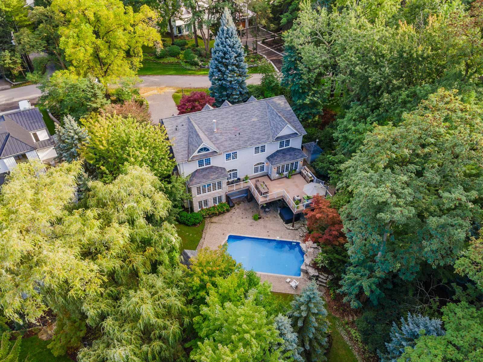 235 LAKEWOOD DR, Oakville, ON L6K 1B3
