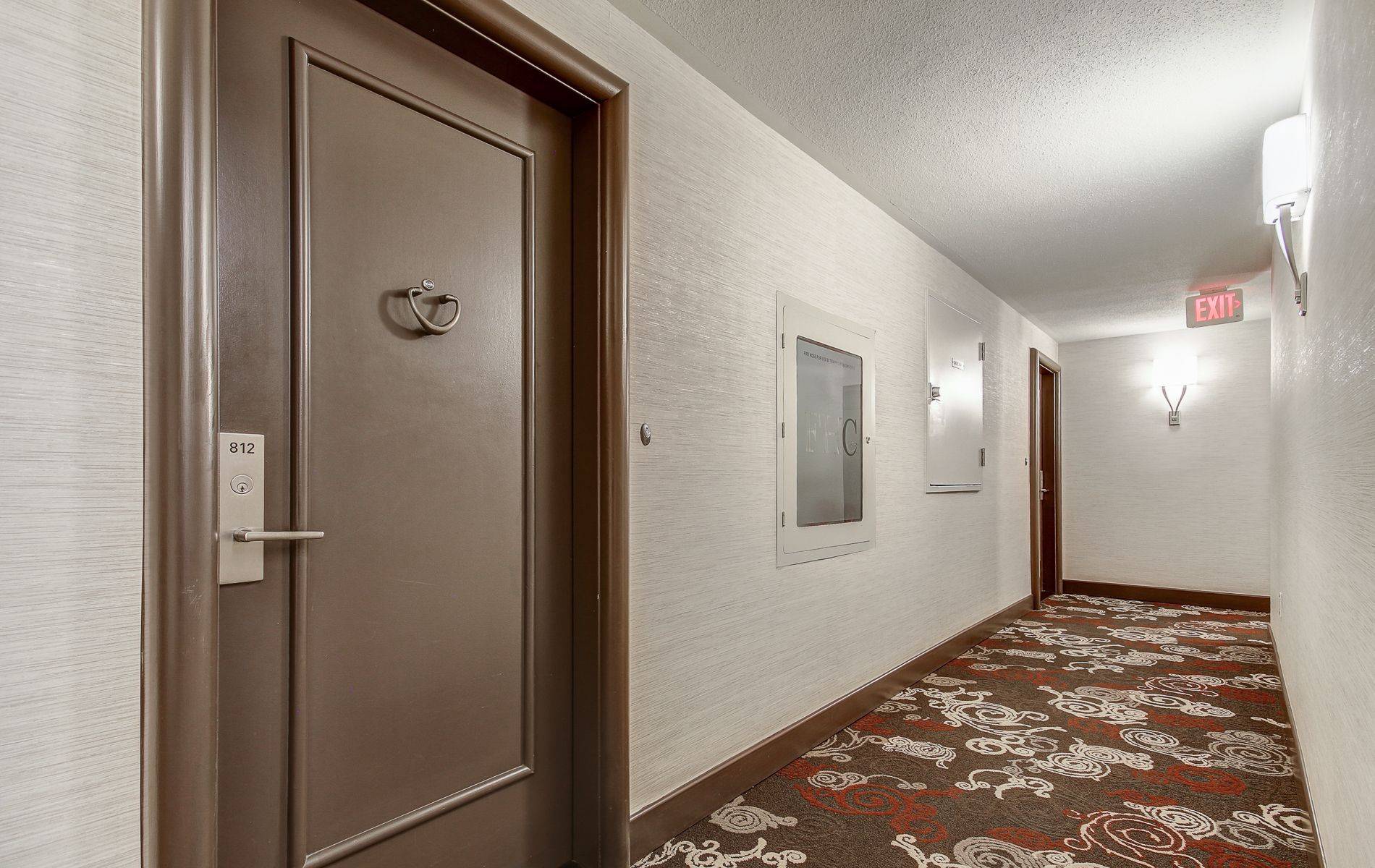 1400 Dixie RD #812, Mississauga, ON L5E 3E1
