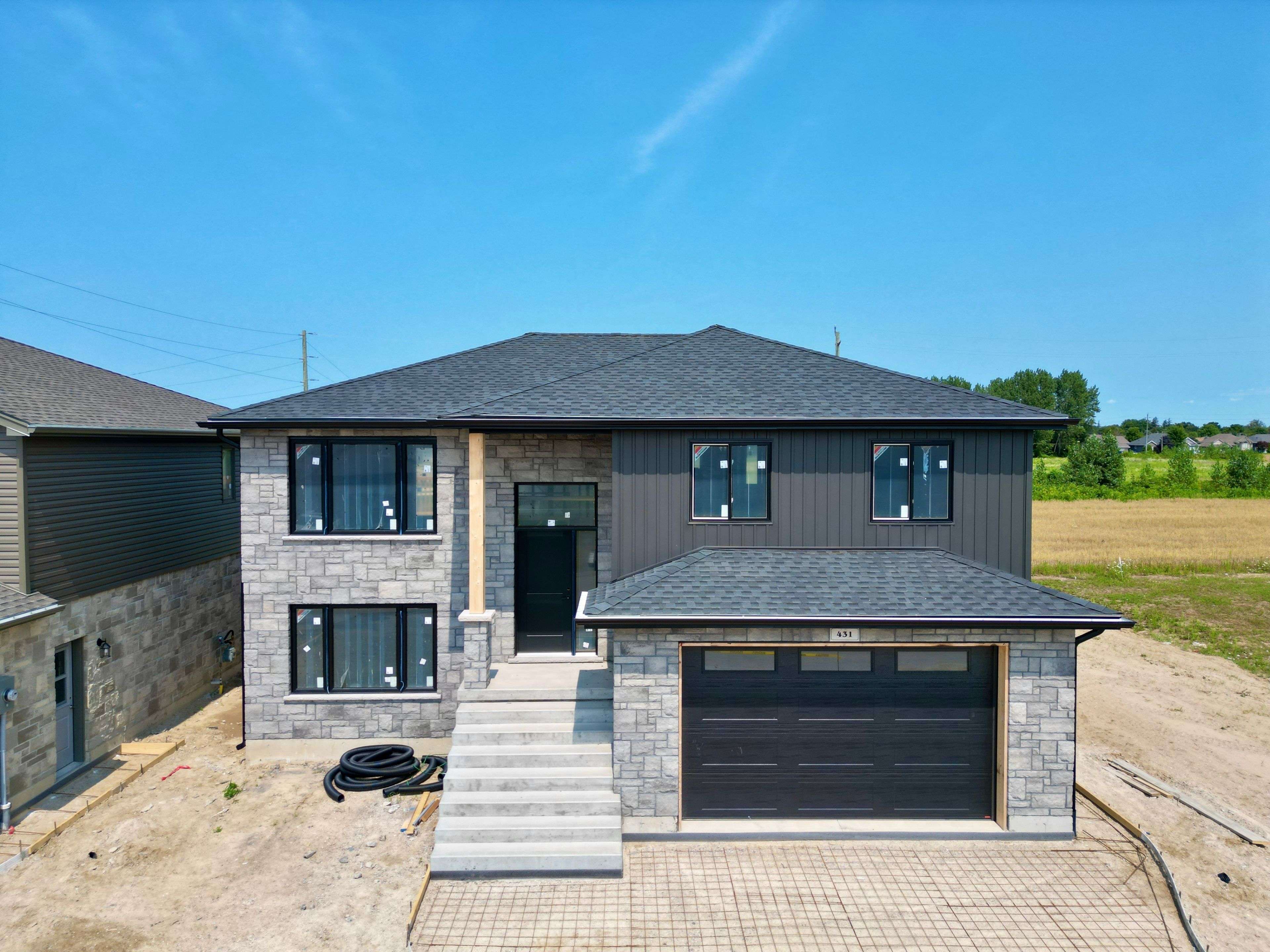 431 Burnside ST, Saugeen Shores, ON N0H 2C3