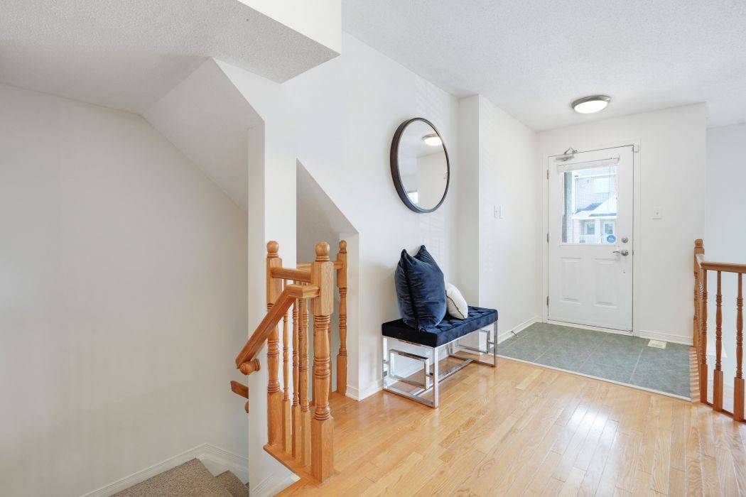 1701 Blohm DR #13, Hunt Club - South Keys And Area, ON K1G 6N6