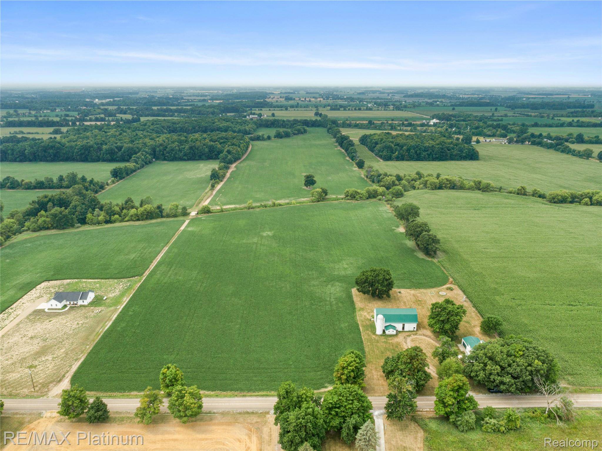 1136 S Nichols RD, Clayton Charter Township, MI 48473