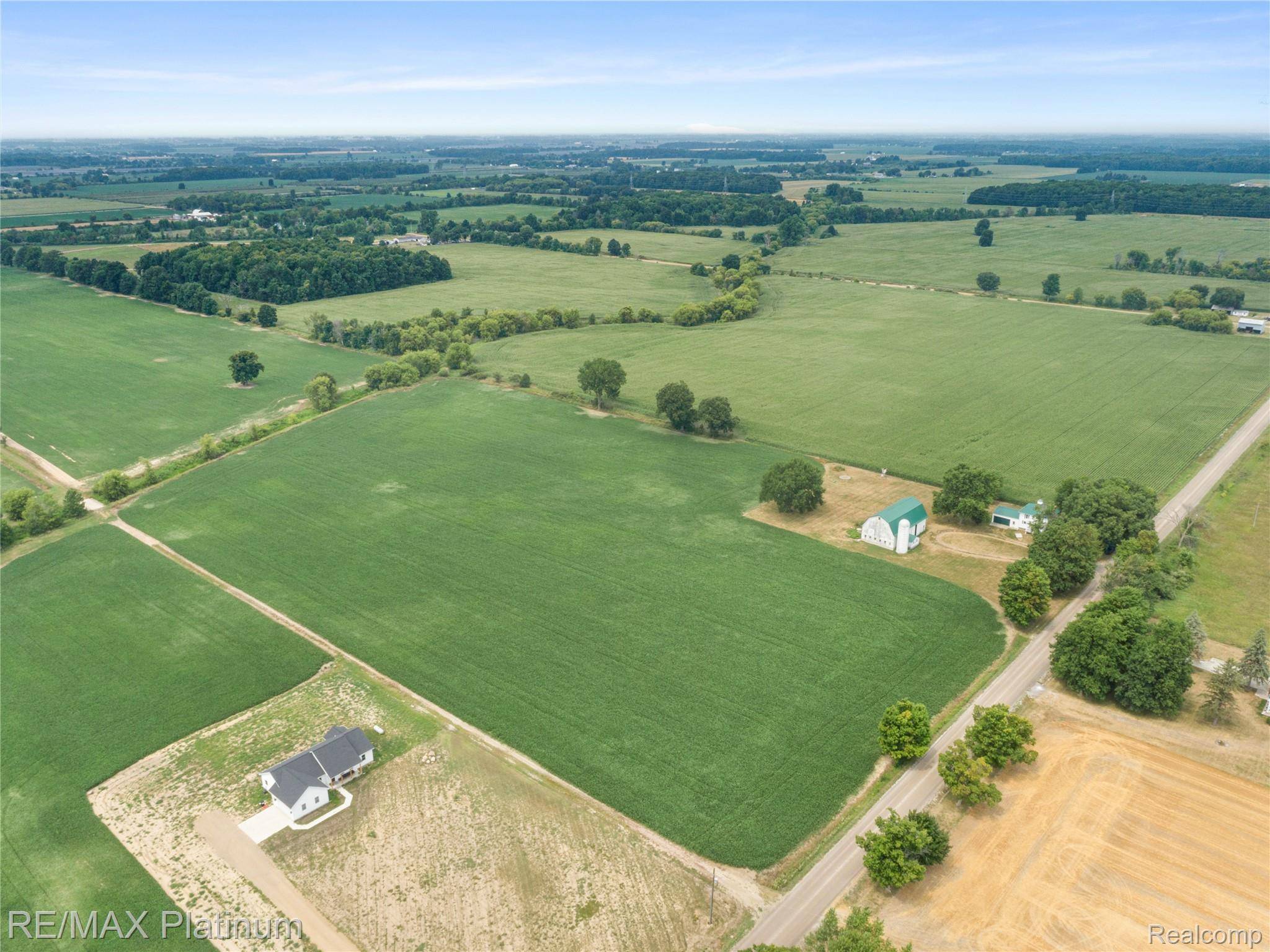 1136 S Nichols RD, Clayton Charter Township, MI 48473