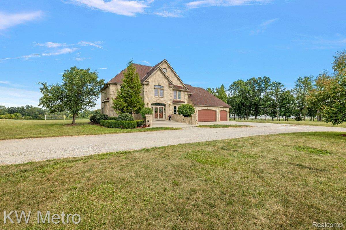 54720 Foss RD, Macomb Township, MI 48042