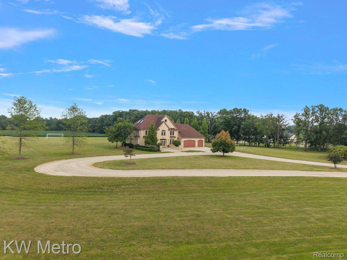 54720 Foss RD, Macomb Township, MI 48042