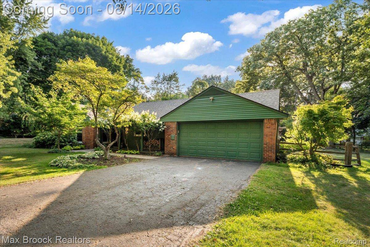 4197 Orchard Hill DR, Bloomfield Charter Township, MI 48304
