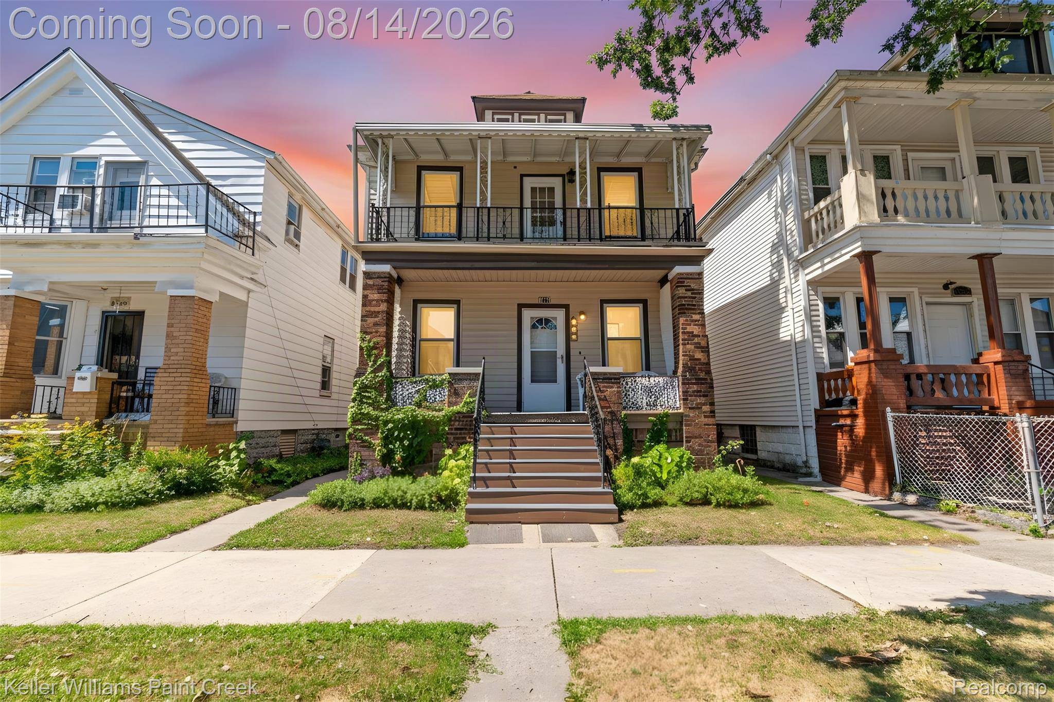 9533 McDougall ST, Hamtramck, MI 48212