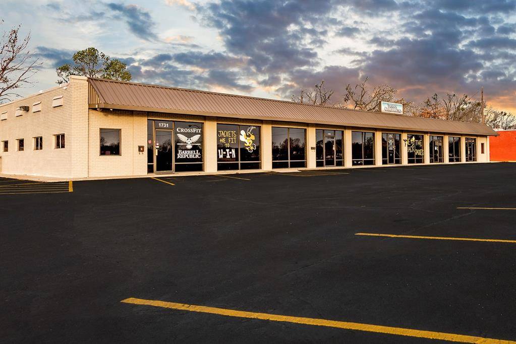 1725 S Austin Avenue, Denison, TX 75020