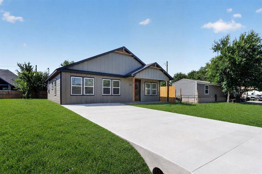 2921 Blackjack Lane, Granbury, TX 76048