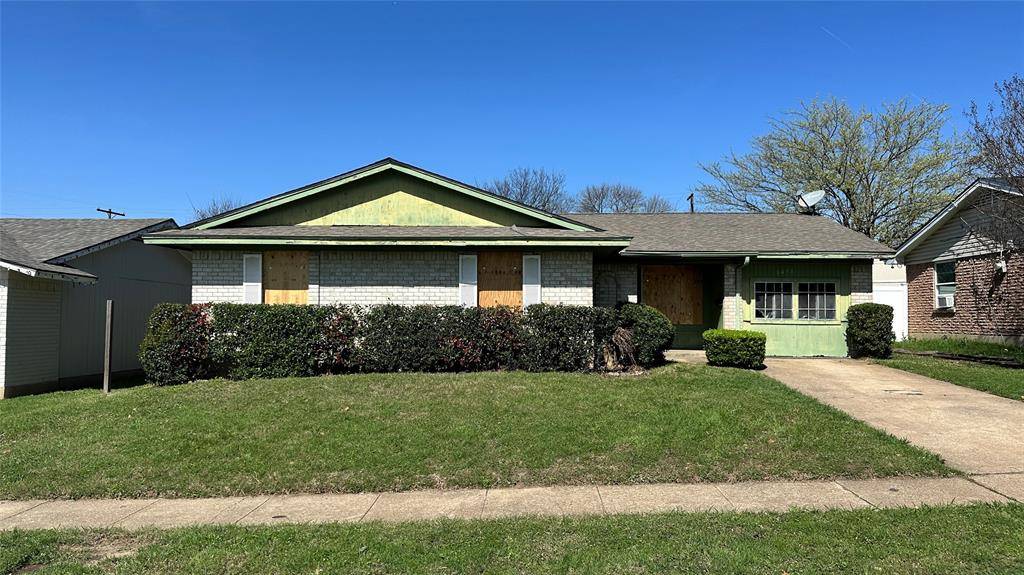 6451 MOONHILL Drive, Dallas, TX 75241