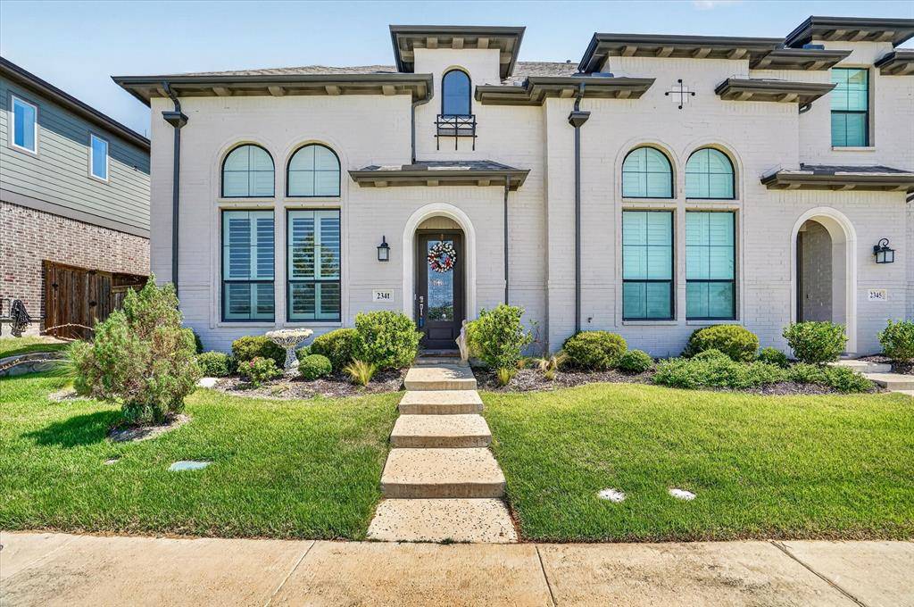 2341 Longspur Drive, Fort Worth, TX 76008