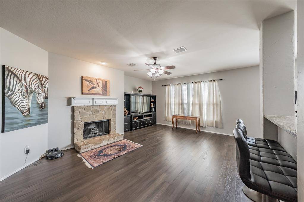 5933 Misty Breeze Drive, Fort Worth, TX 76179