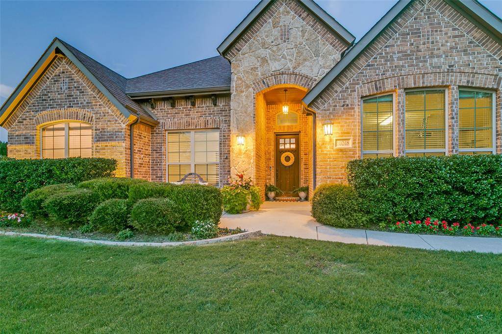 10248 Mustang Wells Drive, Fort Worth, TX 76126