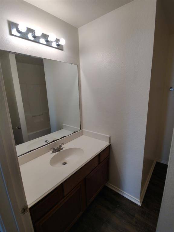 247 Cliff Heights Circle, Dallas, TX 75241