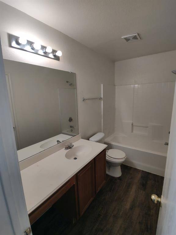 247 Cliff Heights Circle, Dallas, TX 75241
