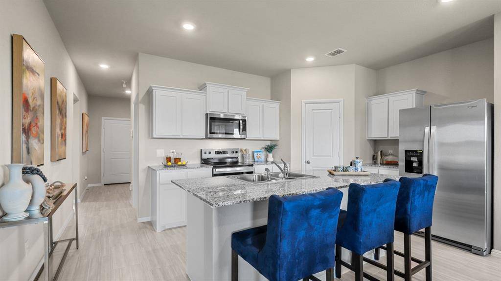 1300 BRISTOL Way, Granbury, TX 76048
