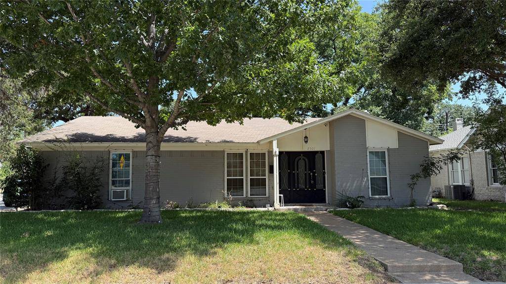 2501 Yucca Avenue, Fort Worth, TX 76111